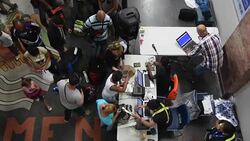 CLEAN : Stranded Cubans leave Panama on their way to the US News Clip