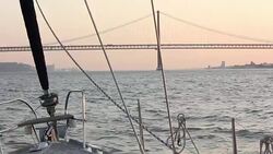 Lisboa Barco Tejo ponte 25 abril Stock Footage
