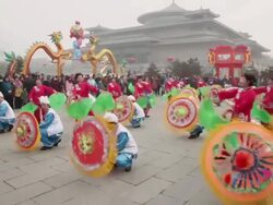 MS PAN People performing Yangko dance during Chinese Spring Festival in park AUDIO / xi'an, shaanxi, china Stock Footage