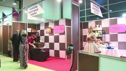 CLEAN : Artisanal chocolate: Russias favourite luxury amid the crisis News Clip