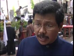 Muslim rally to mark start of Ramadan, reaction to Pope comments News Clip