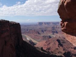 Dolly motion overlooking the Green River from Dead Horse Point near Moab Utah. Stock Footage