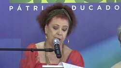 VOICED : Artistas e intelectuales brasilenos respaldan a Rousseff News Clip