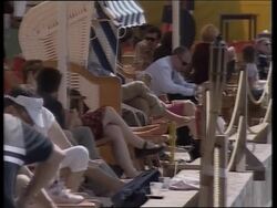 Berlin beach, Frankfurt zoo News Clip