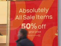 Shoppers rush to buy presents before Christmas News Clip