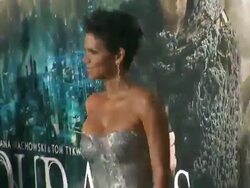 Halle Berry at Cloud Atlas Los Angeles Premiere on 10/24/2012 in Hollywood, CA.(Footage by WireImage Video/Getty Images Entertainment Video) Stock Footage