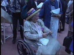 WORLDWIDE: FORMER US CONGRESSWOMAN BELLA ABZUG DIES News Clip