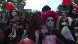 CLEAN : Mexicans take part in Catrina parade ahead of Day of the Dead News Clip