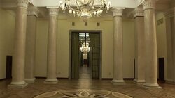 CLEAN : Poland learns to love Stalins unwanted gift News Clip