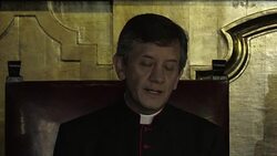 VOICED : Apunalan a sacerdote en misa en Catedral de la Ciudad de Mexico News Clip