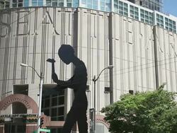 WS Hammering Man at Seattle Art Museum / Seattle, Washington, United States  Stock Footage