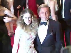 Sarah Jessica Parker and Valentino Garavani at "Schiaparelli And Prada: Impossible Conversations" Costume Institute Gala Stock Footage