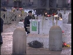 Night scenes in St Peter's Square,  pilgrims News Clip