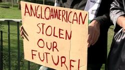 CLEAN : Protesters greet Obama in Cape Town News Clip