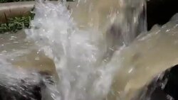 Water flow pipe end collisions. Stock Footage