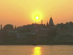 WS View of sunset at Ganges River / Varanasi, Uttar Pradesh, India Stock Footage