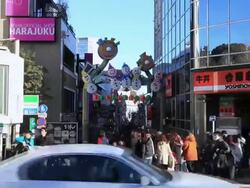 MS T/L View of crowded road at takeshita street / Harajyuku, Tokyo, Japan Stock Footage