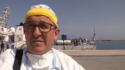 Refugees and migrants brought to Pozzallo News Clip