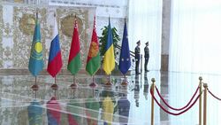 CLEAN : Ukraine and Russian leaders meet after soldiers captured News Clip