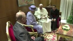 Queen Elizabeth II and Pope Francis meet at the Vatican Instructional Video