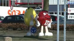 CLEAN : Mars recalls Dutch made chocolates from 55 countries News Clip