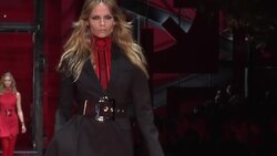 Less bling at Versace show Instructional Video