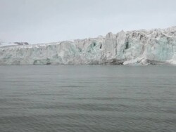 Close-up of Esmark glacier in the Bay of Ymer, Isfjorden, Spitsbergen, Svalbard archipelago Stock Footage
