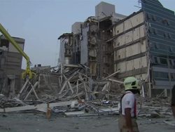 Building under construction  Collapses in Deira News Clip