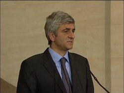 US Def Sec Gates meets French Def Min Herve Morin, comment on Iran News Clip