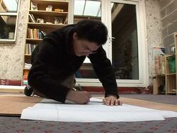 VOICED:Polish workers to ride out Ireland's economic crisis News Clip