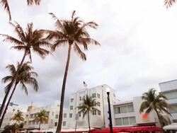 Hd:Art-deco hotels and restaurants in South Beach Stock Footage