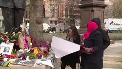 CLEAN : Mandela tributes pile up in News Clip