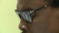 CLEAN : Nigerias central bank halts dollar sales to bureaux de change News Clip