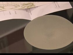 VOICED: Testimonio de ex portadora de implante PIP News Clip