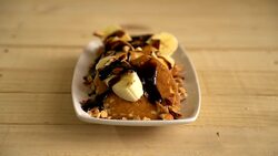 almond and bananas pancake with chocolate Stock Footage