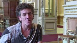 VOICED : De promesa del futbol a estrella del ballet News Clip