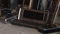 Vintage mobile phone collection holds 1000's of sentimental texts Instructional Video