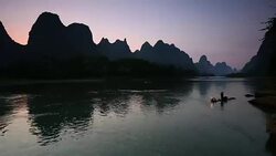 Fishman in Lijiang River Stock Footage