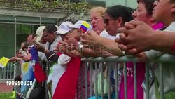 CLEAN : Philadelphia crowd eager to see Pope Francis News Clip