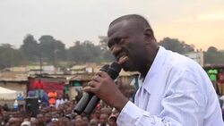 CLEAN : Ugandan presidential challenger Kizza Besigye held by police News Clip