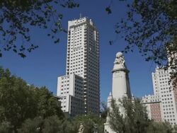 Don Quijote and Cervantes Monument in Madrid Stock Footage