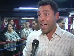 EVENT CAPSULE CLEAN: Oscar de la Hoya Leads Boxing Clinic for Teenage Boxers of USA Boxing Metro, Stock Footage