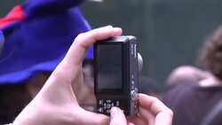 CROWDS THRONG THE MALL AHEAD OF JUBILEE CONCERT Instructional Video