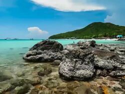 HD: Stone in Koh Larn Island Tropical Beach in Pattaya City Stock Footage