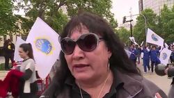 VOICED : Chile: Funcionarios publicos apoyan huelga en el Registro Civil News Clip