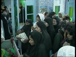 PAKISTAN: KARACHI: SAINT'S SHRINE IS ATTRACTION FOR 1000S  OF FOLLOWERS News Clip