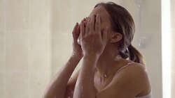 Face splash Stock Footage