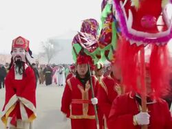 MS PAN Dragon dance and folk art at temple fair to celebrate Chinese spring festival / xi'an, shaanxi, china Stock Footage