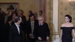 VOICED : Hija de Woody Allen denuncia abuso sexual News Clip