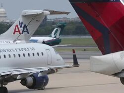Air Traffic At Washington's Reagan National Airport Stock Footage